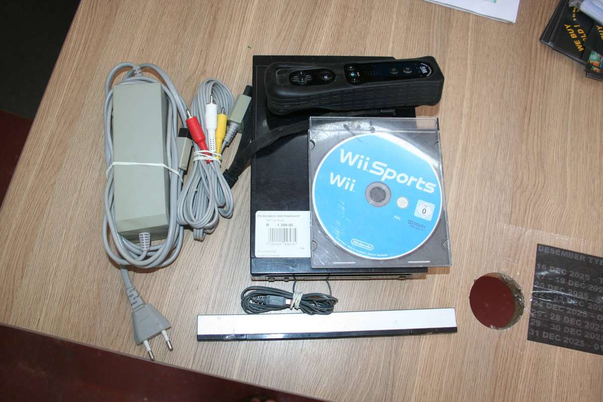 Nintendo Wii Console Bundle with Wii Sports - Complete & Tested