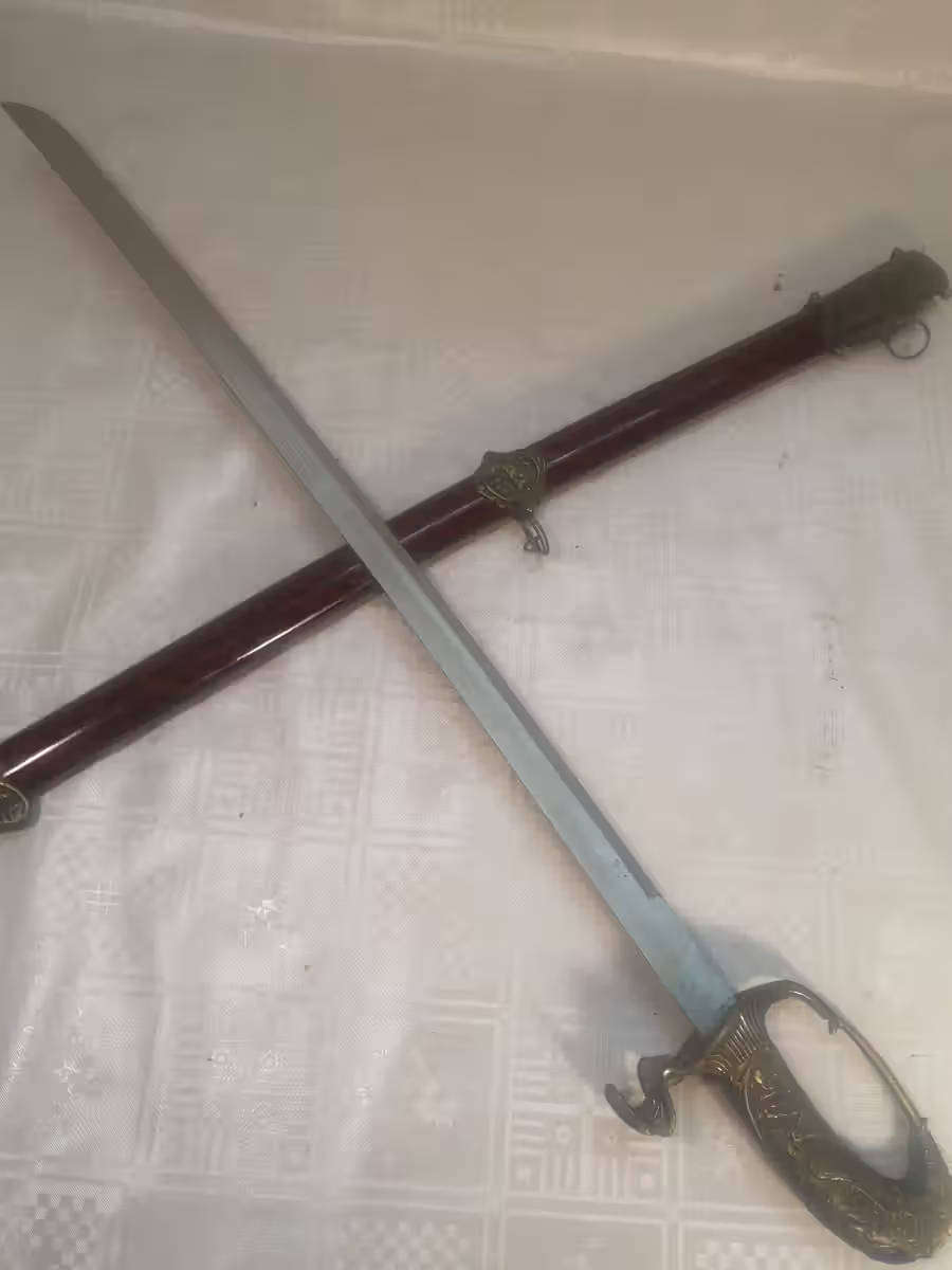 BEAUTIFUL DECORATIVE VINTAGE SABRE SWORD