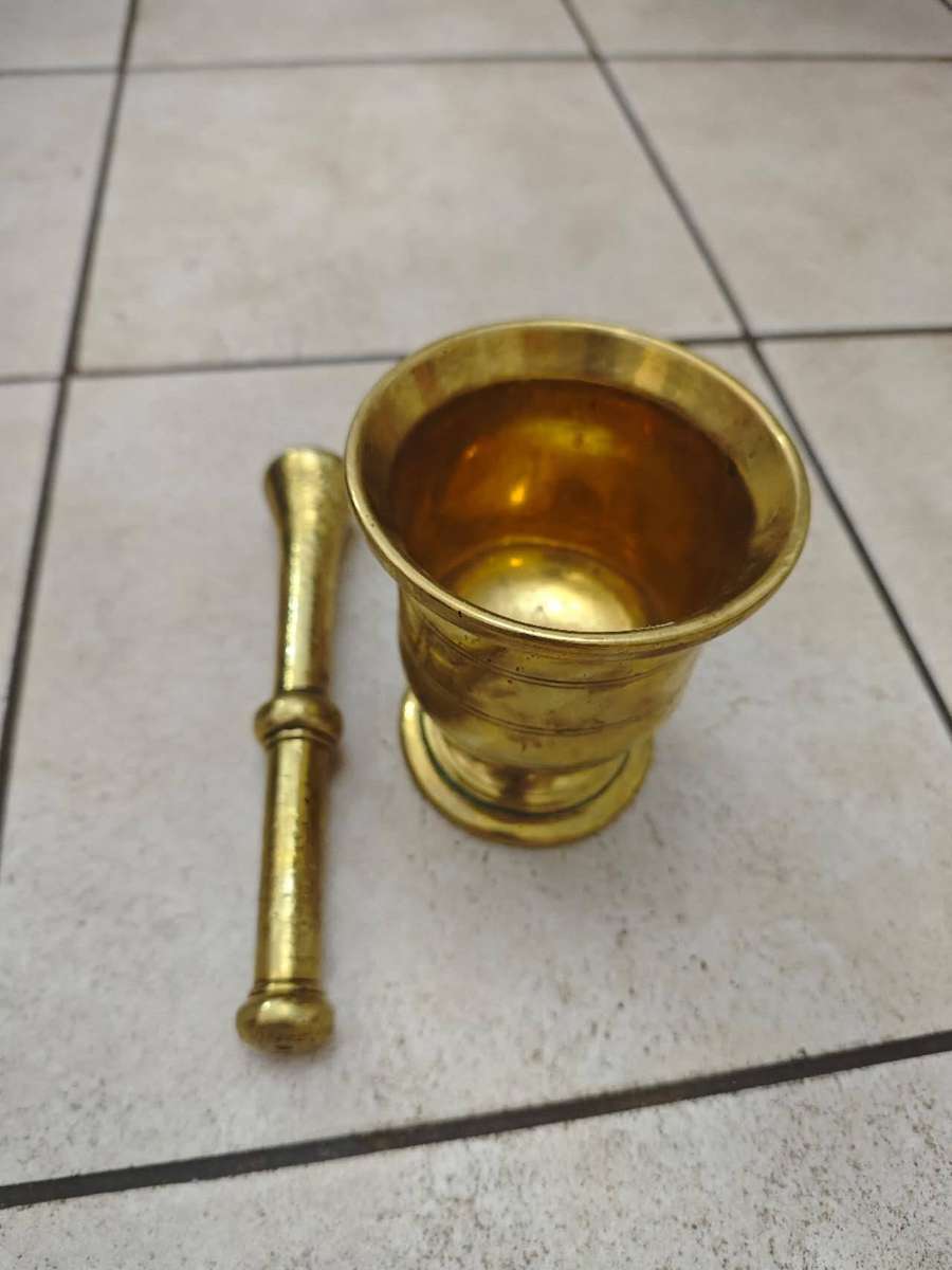 Brass pestle set