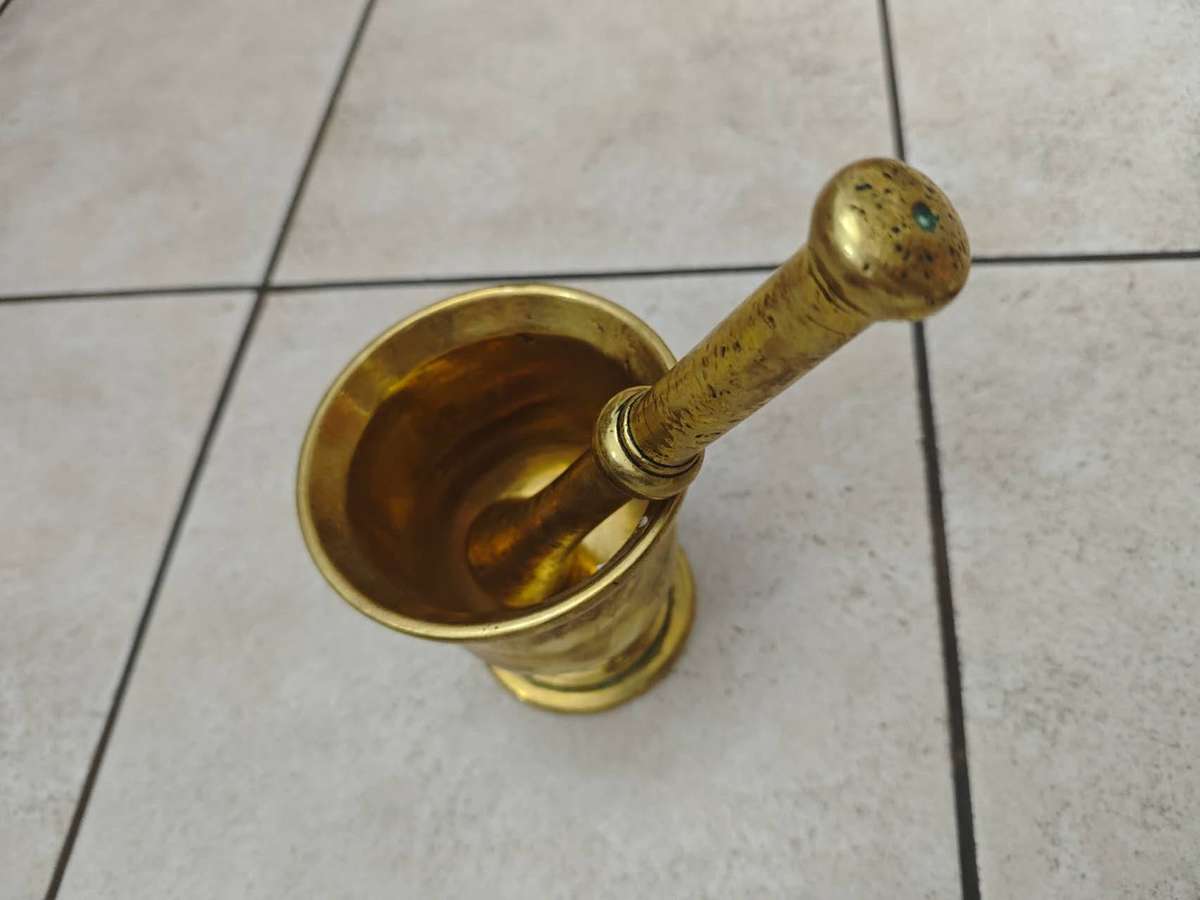 Brass pestle set
