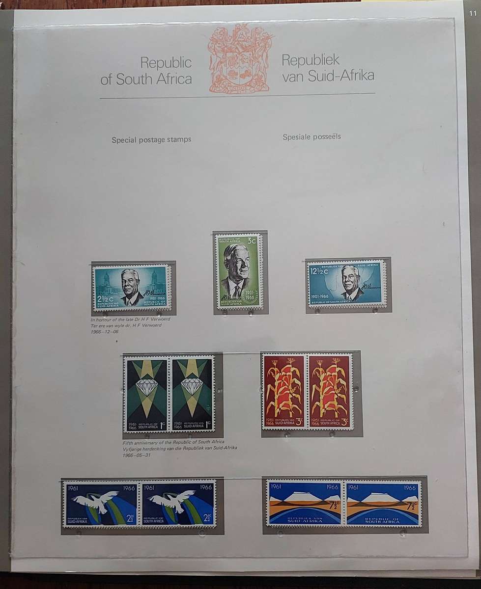 RSA Album, 1961-86, 48 pages, stamps UMM - MH, 3 x pages incomplete, see pics of some pgs