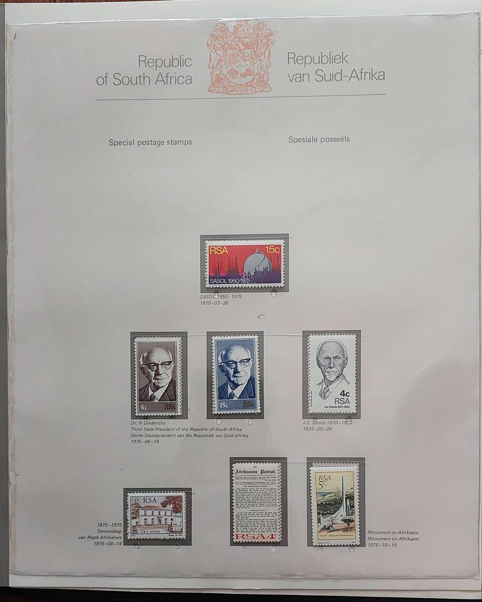 RSA Album, 1961-86, 48 pages, stamps UMM - MH, 3 x pages incomplete, see pics of some pgs