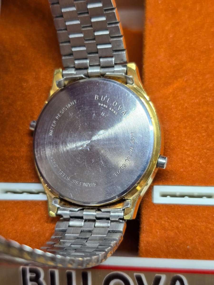 Vintage Bulova Solid State LCD Quartz (fully working)