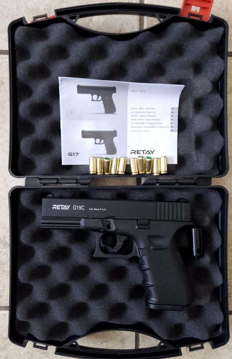 Retay G19C Blank Gun + 10 blank rounds