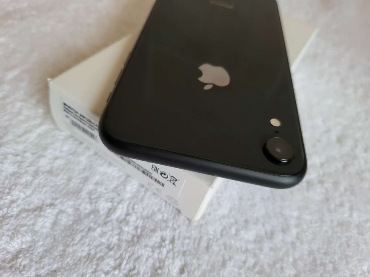 iPhone - XR - Black - 64GB - Excellent Condition - With Extras