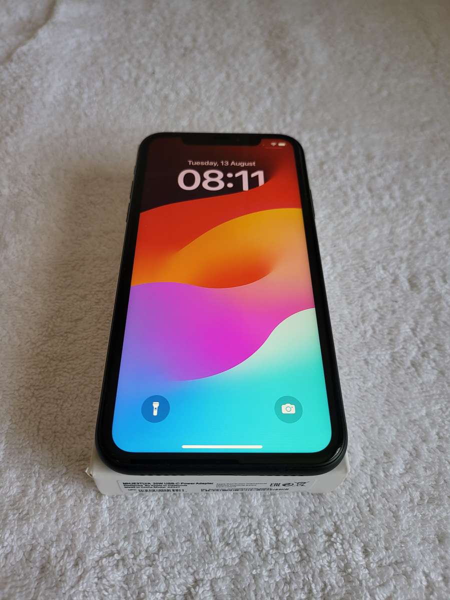 iPhone - XR - Black - 64GB - Excellent Condition - With Extras