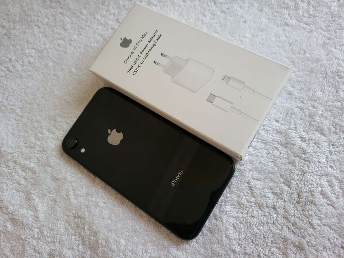 iPhone - XR - Black - 64GB - Excellent Condition - With Extras