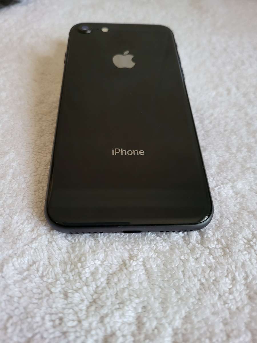 iPhone 8 - Space Grey - 256GB - EXCELLENT CONDITION - Complete Package