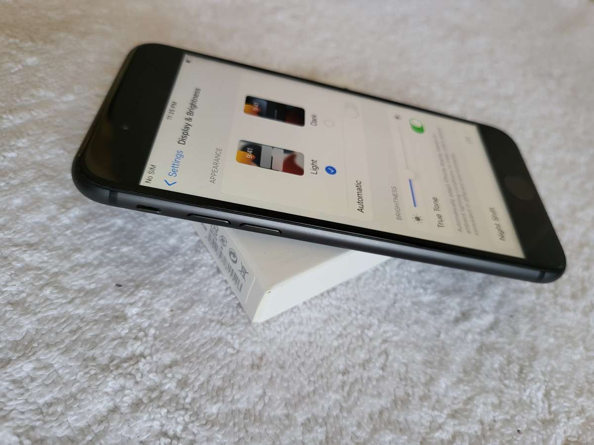 iPhone 8 - Space Grey - 256GB - EXCELLENT CONDITION - Complete Package