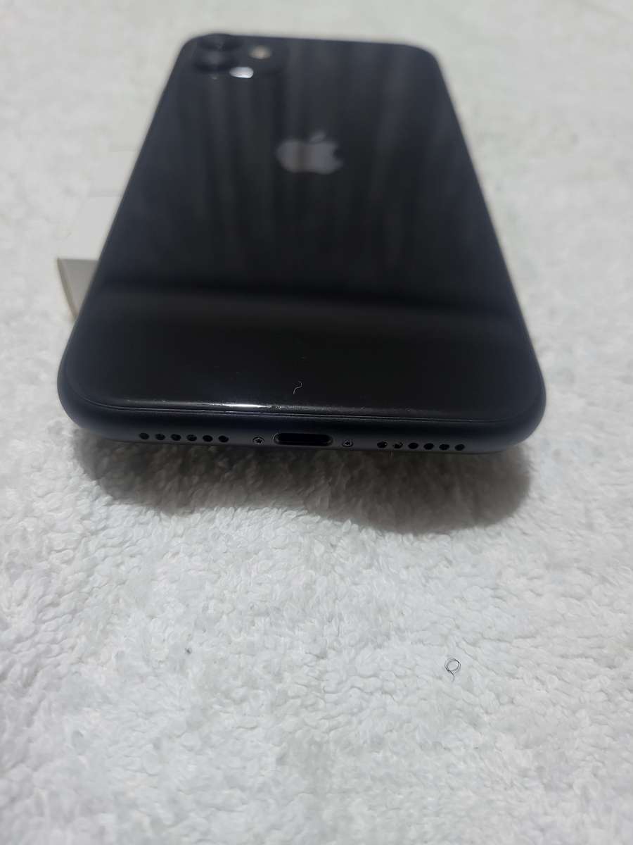 iPhone 11 - Black - 64GB