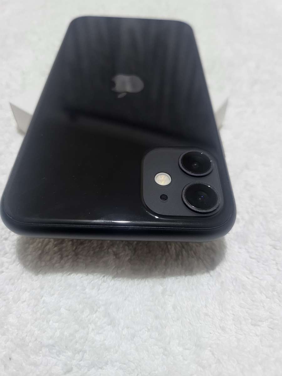 iPhone 11 - Black - 64GB