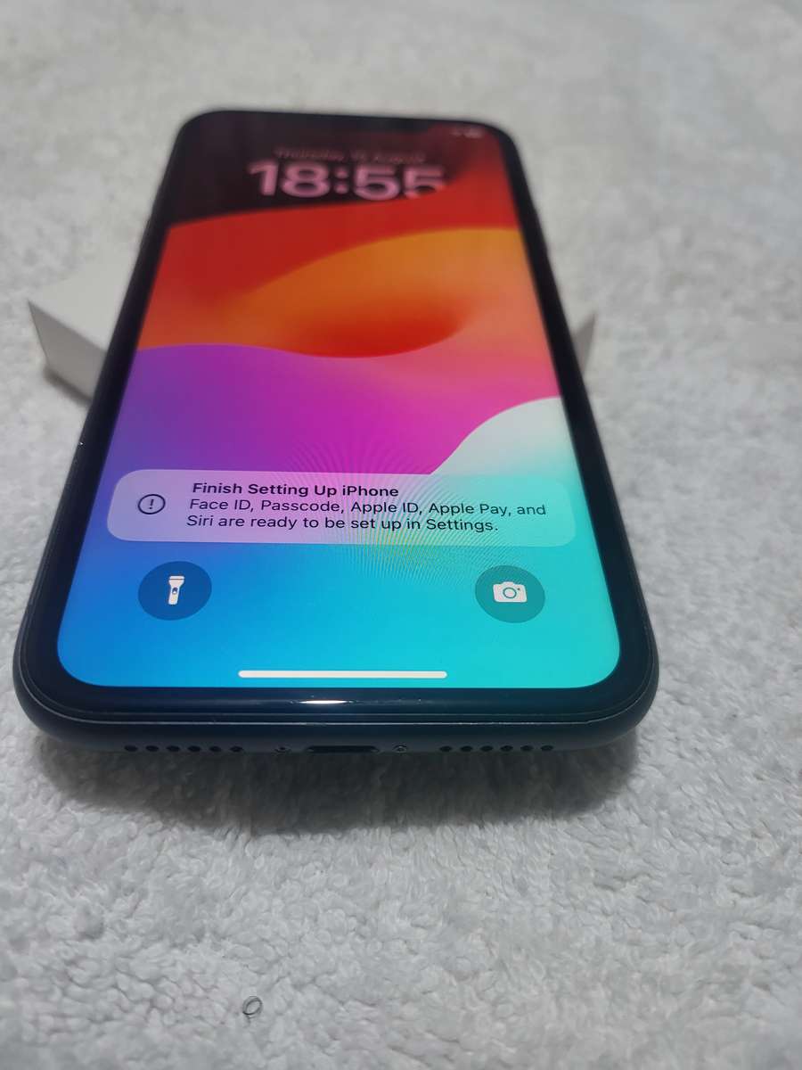iPhone 11 - Black - 64GB