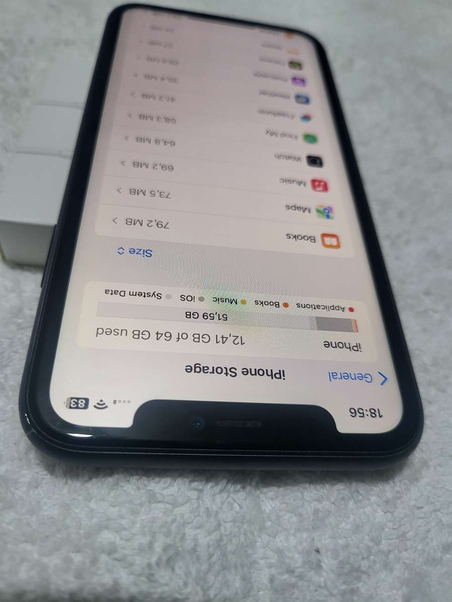 iPhone 11 - Black - 64GB