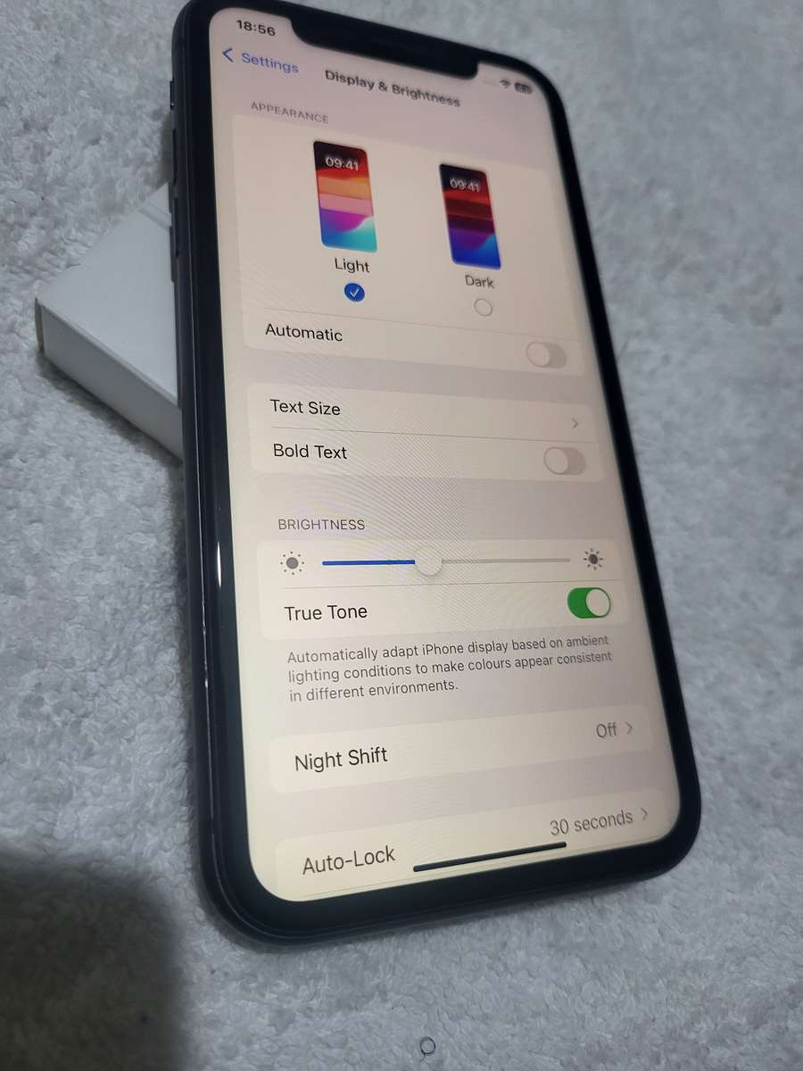 iPhone 11 - Black - 64GB