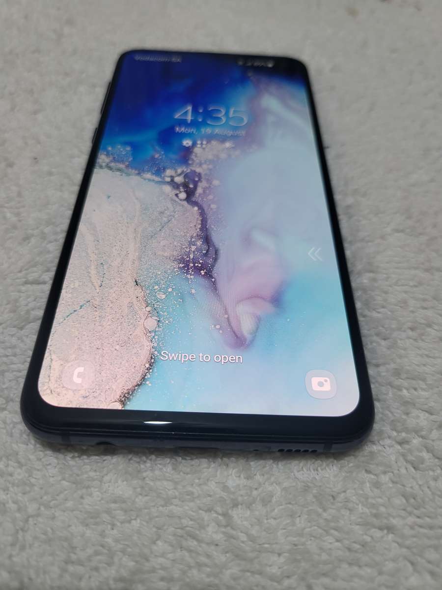 Samsung Galaxy S10e 128GB Prism Black With Extras