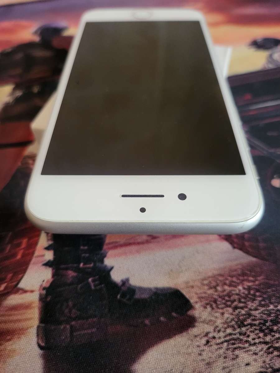 iPhone 8 - Silver - 256GB - EXCELLENT CONDITION - Complete Package