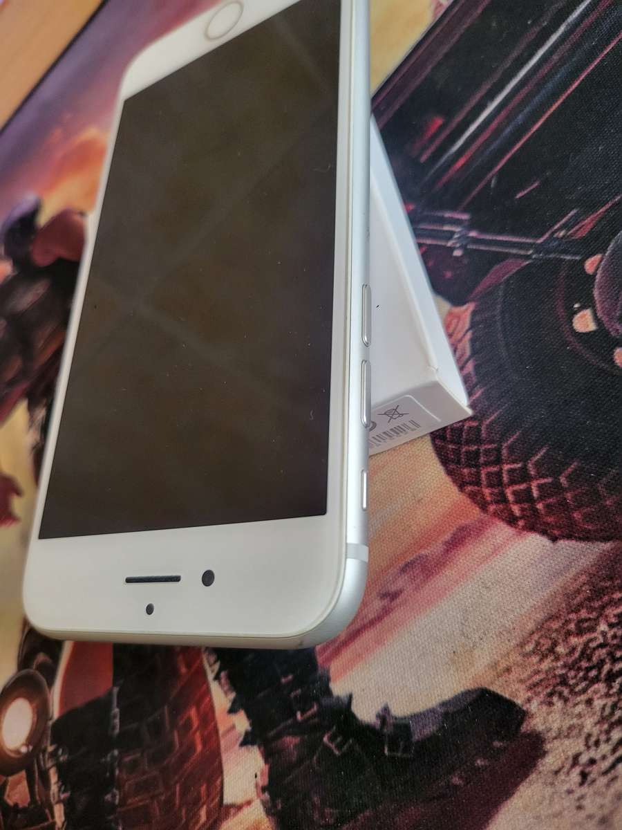 iPhone 8 - Silver - 256GB - EXCELLENT CONDITION - Complete Package