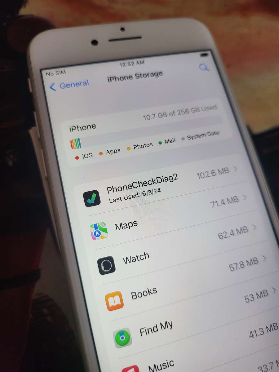 iPhone 8 - Silver - 256GB - EXCELLENT CONDITION - Complete Package