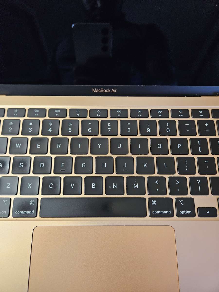 Apple MacBook Air 13" - 2020 - Core i5 10th Gen - 8GB - 512GB SSD - Excellent Condition