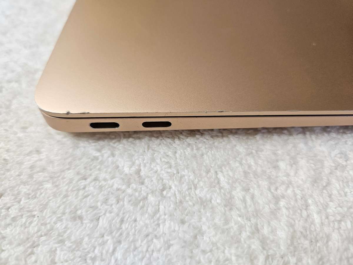 Apple MacBook Air 13" - 2020 - Core i5 10th Gen - 8GB - 512GB SSD - Excellent Condition