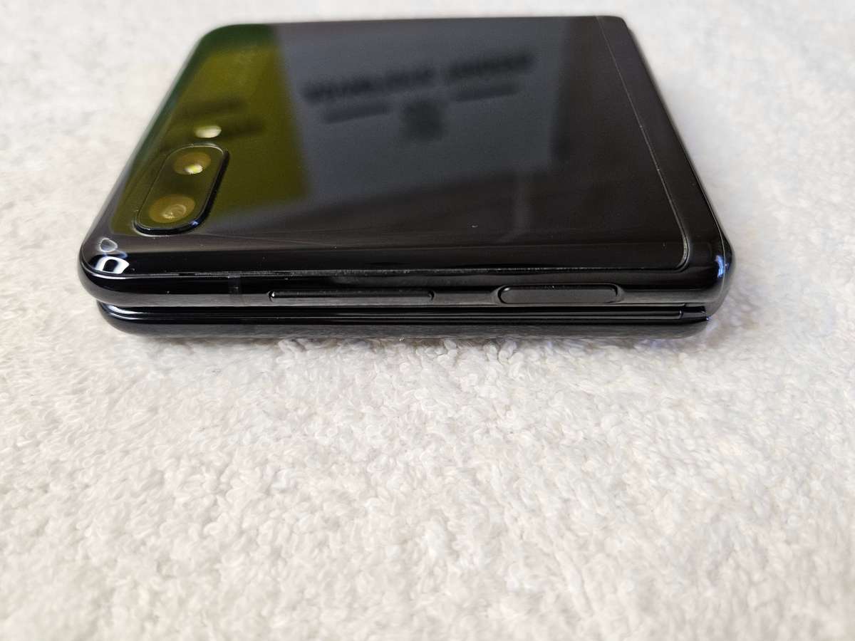 Samsung Galaxy - FLIP - 5G - 256GB - All Networks - Mystic Grey - Excellent Condition