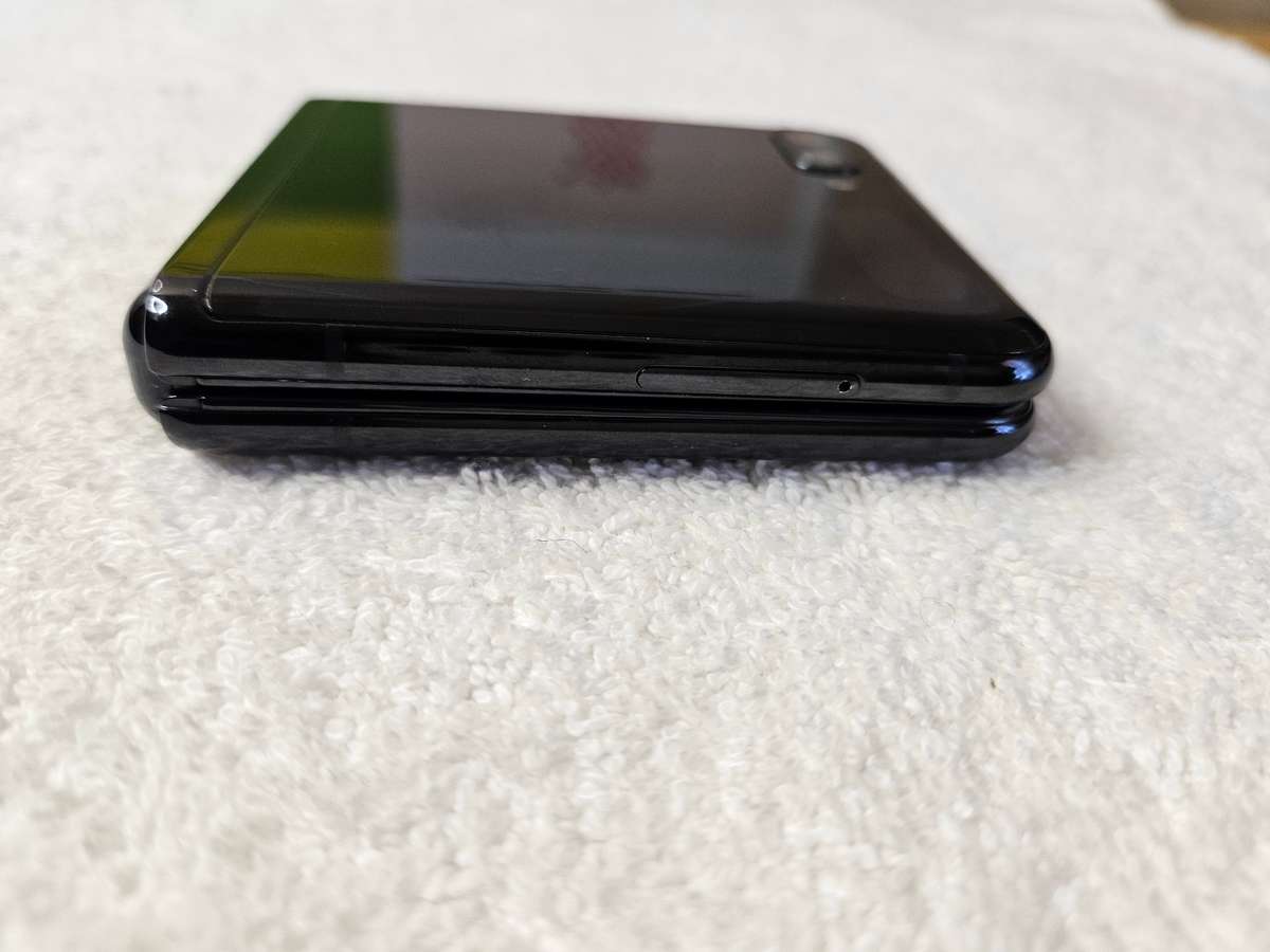 Samsung Galaxy - FLIP - 5G - 256GB - All Networks - Mystic Grey - Excellent Condition