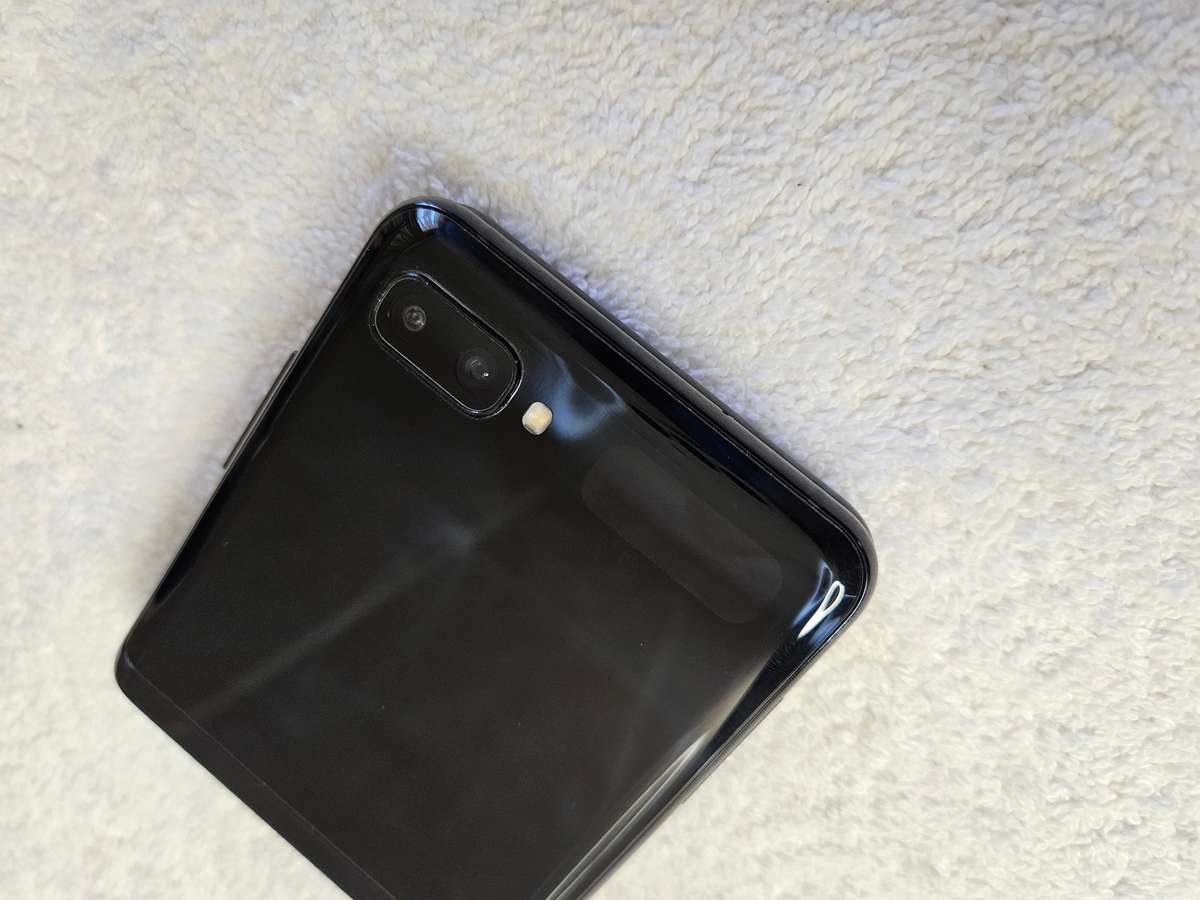 Samsung Galaxy - FLIP - 5G - 256GB - All Networks - Mystic Grey - Excellent Condition