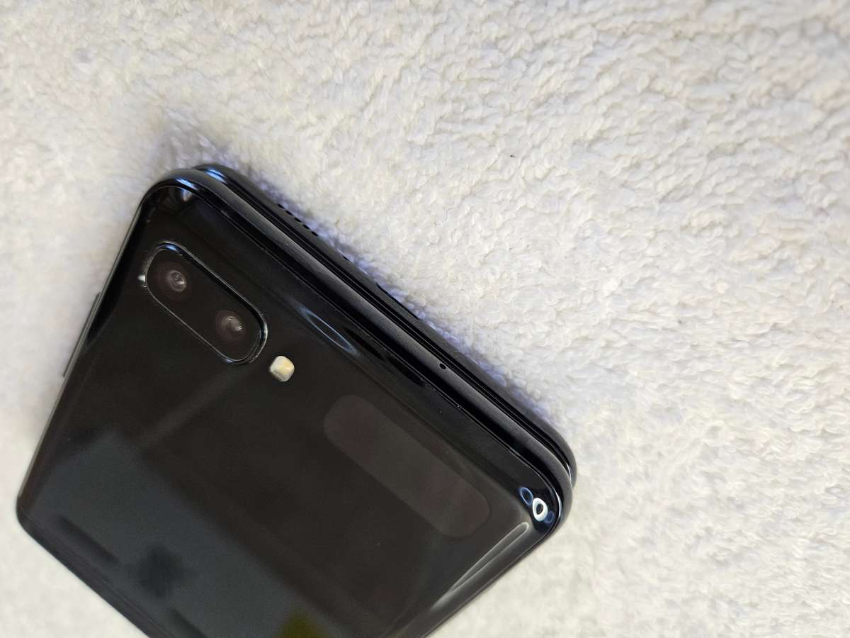 Samsung Galaxy - FLIP - 5G - 256GB - All Networks - Mystic Grey - Excellent Condition