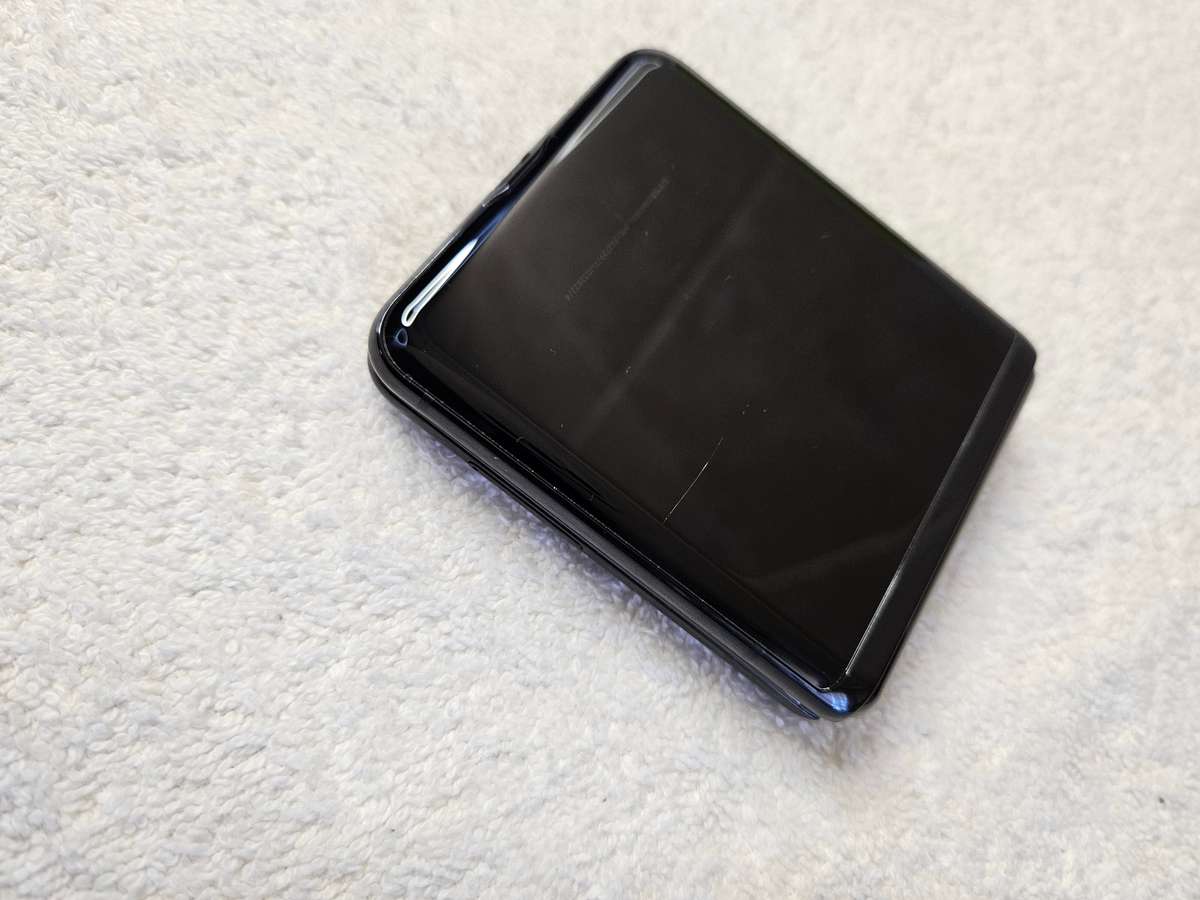 Samsung Galaxy - FLIP - 5G - 256GB - All Networks - Mystic Grey - Excellent Condition