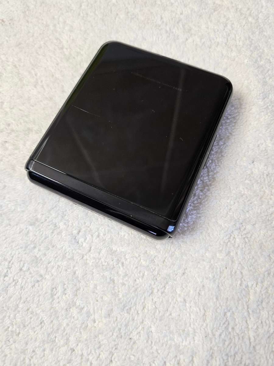 Samsung Galaxy - FLIP - 5G - 256GB - All Networks - Mystic Grey - Excellent Condition