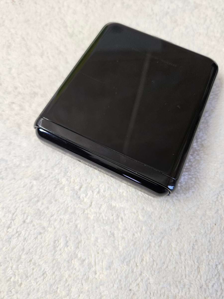 Samsung Galaxy - FLIP - 5G - 256GB - All Networks - Mystic Grey - Excellent Condition