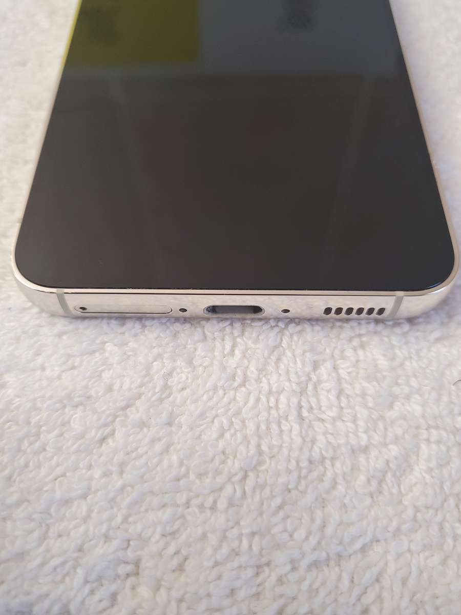 Samsung Galaxy - S23 - 5G - 128GB  - Phantom Cream - Excellent Condition - With Extras