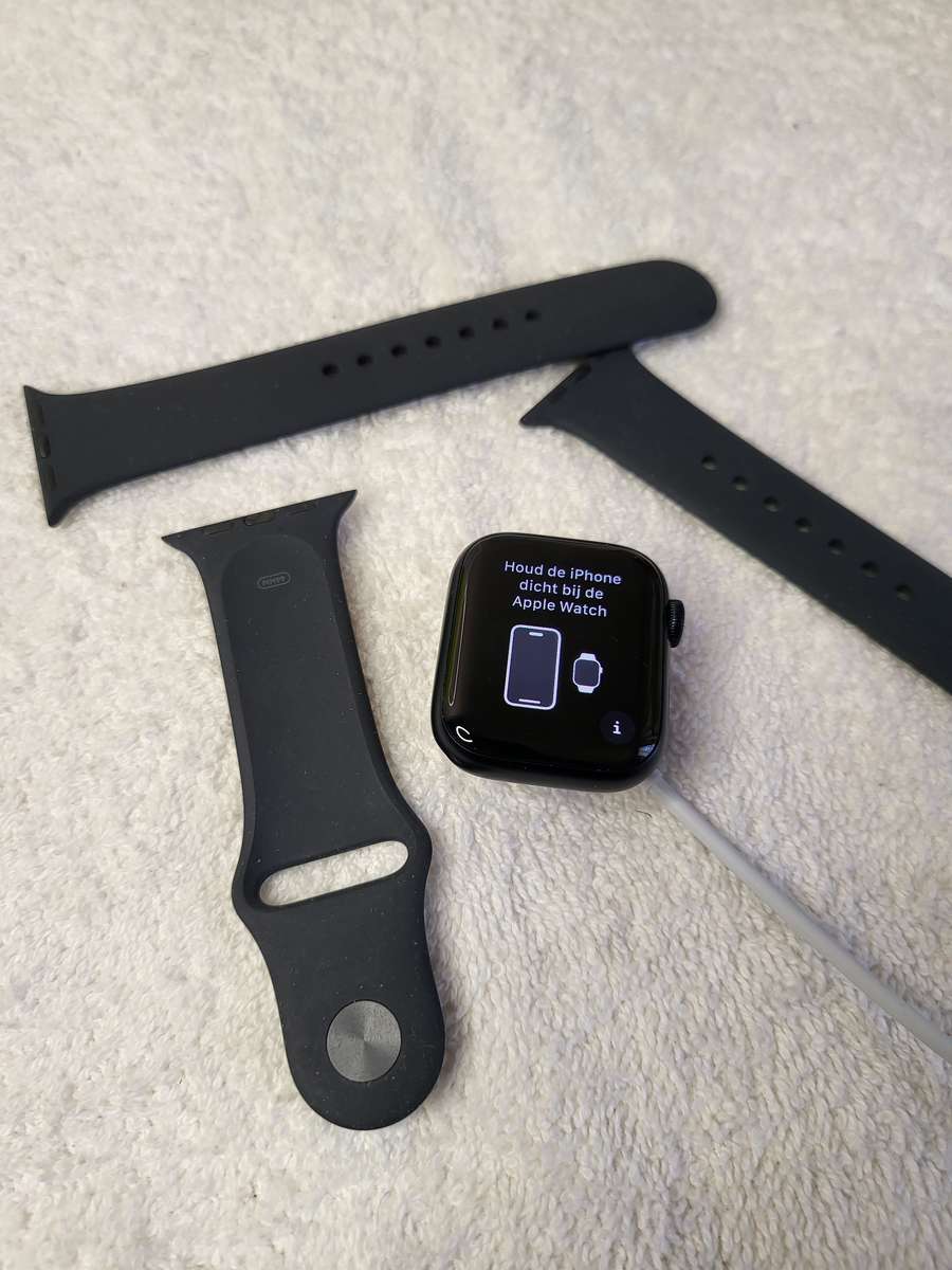 Apple Watch - Series 8 - GPS + Cellular - 32GB - Midnight - Excellent Condition
