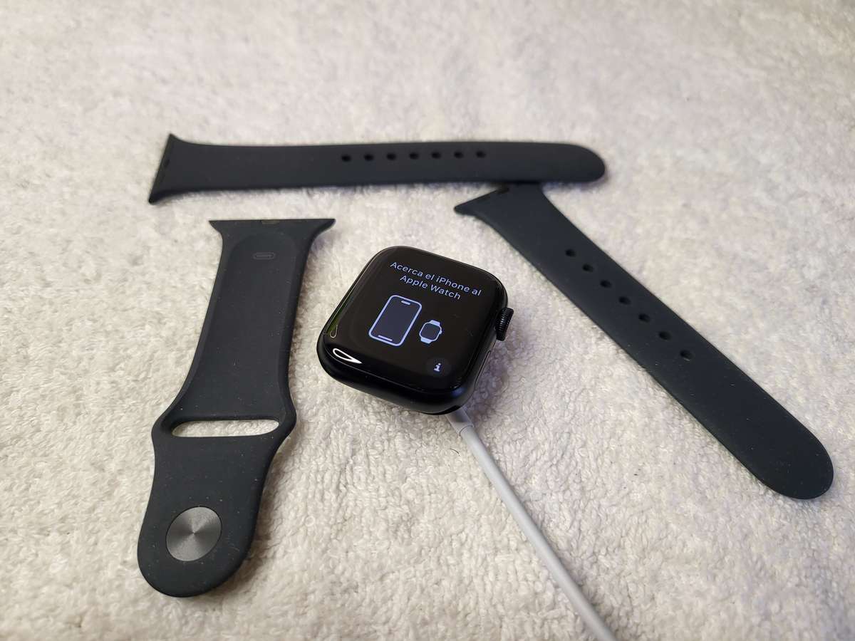 Apple Watch - Series 8 - GPS + Cellular - 32GB - Midnight - Excellent Condition