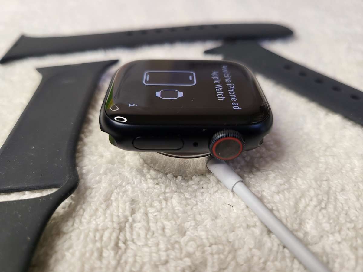 Apple Watch - Series 8 - GPS + Cellular - 32GB - Midnight - Excellent Condition