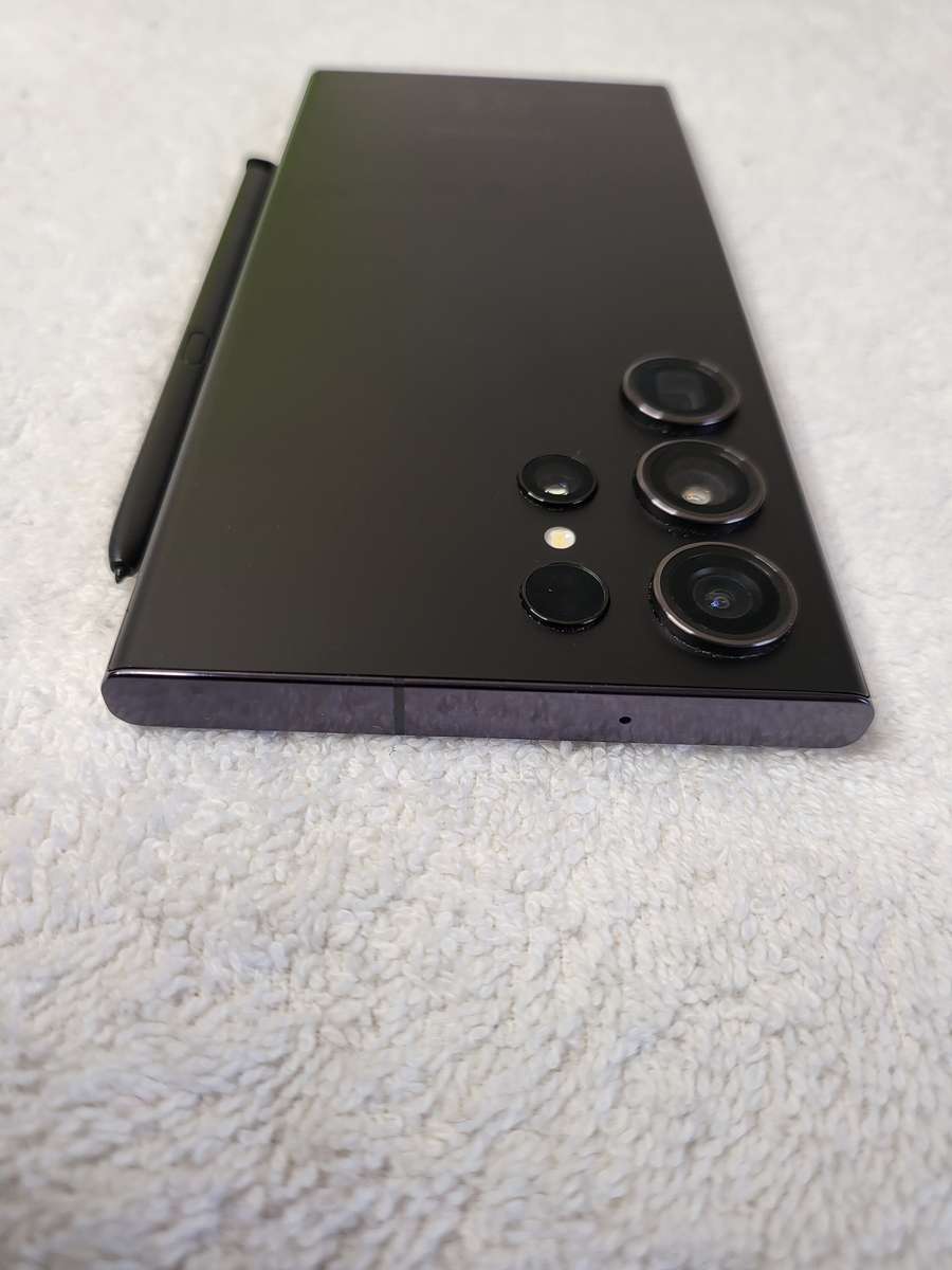 Samsung Galaxy S23 Ultra Dual Sim 512GB Black With Extras