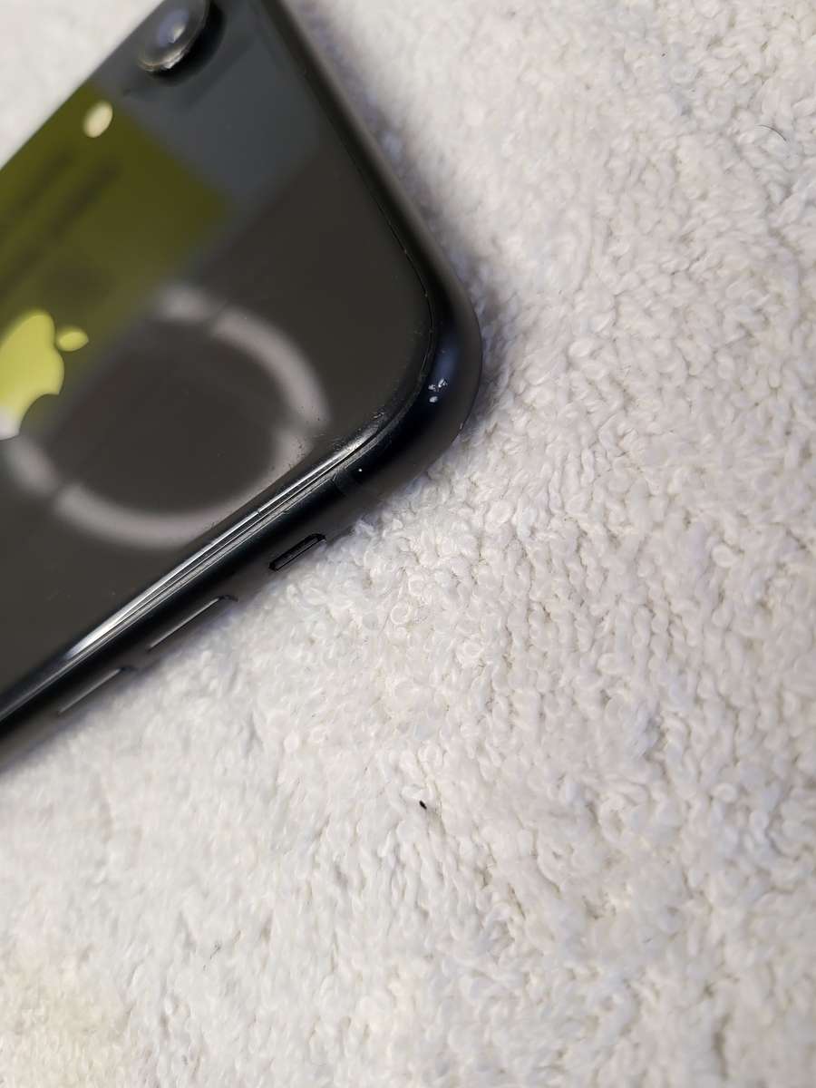 iPhone XR | Black | 64GB
