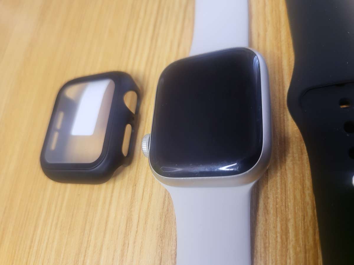 Apple Watch Series 7 GPS + LTE Starlight