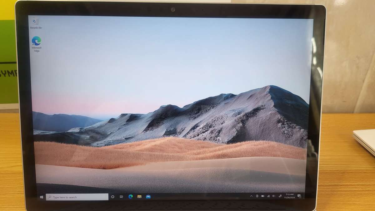 Microsoft Surface Book 3 | 2 in 1 | 10th Gen i5, 8GB, 256GB SSD | Touch Screen