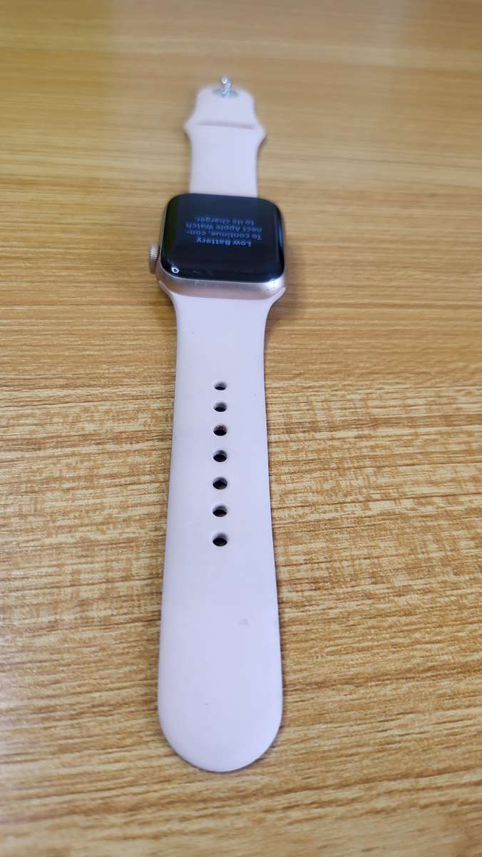 Apple Watch - Series 6 - GPS - Gold - Good Condition