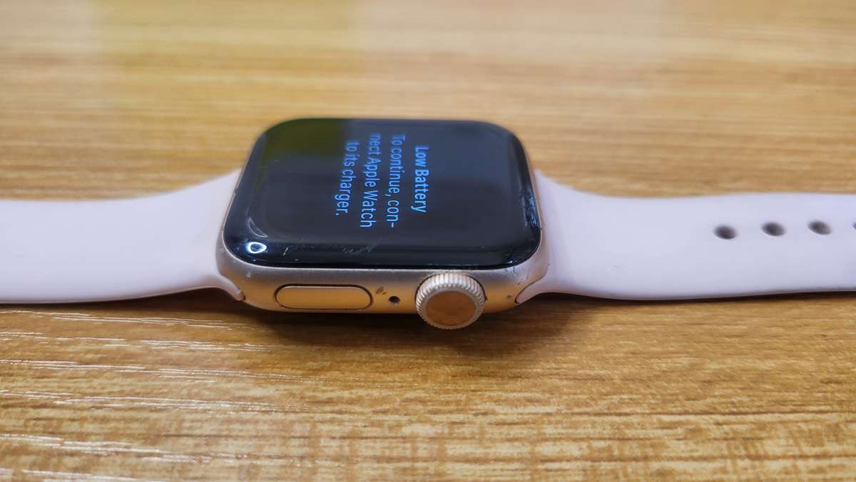 Apple Watch - Series 6 - GPS - Gold - Good Condition