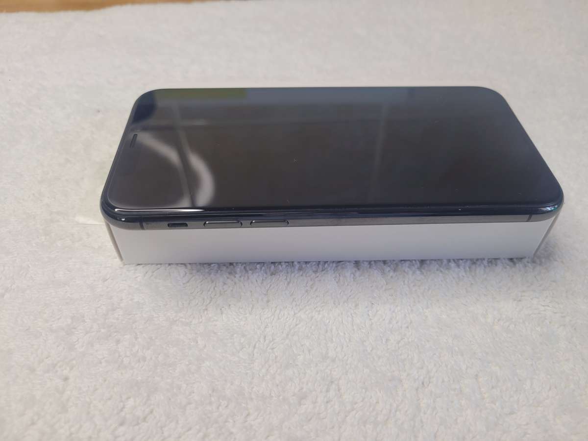 iPhone 11 Pro - Space Grey - 512GB - With Extras