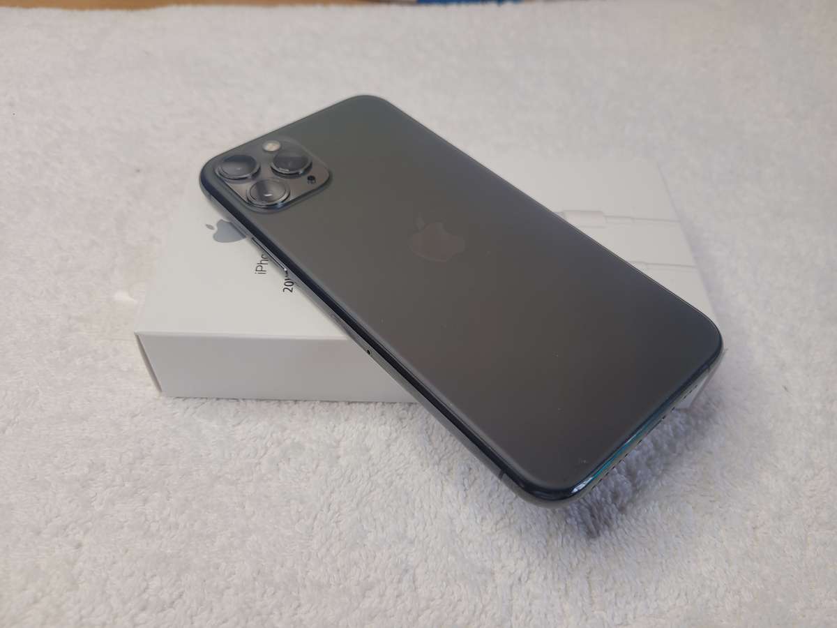iPhone 11 Pro - Space Grey - 512GB - With Extras