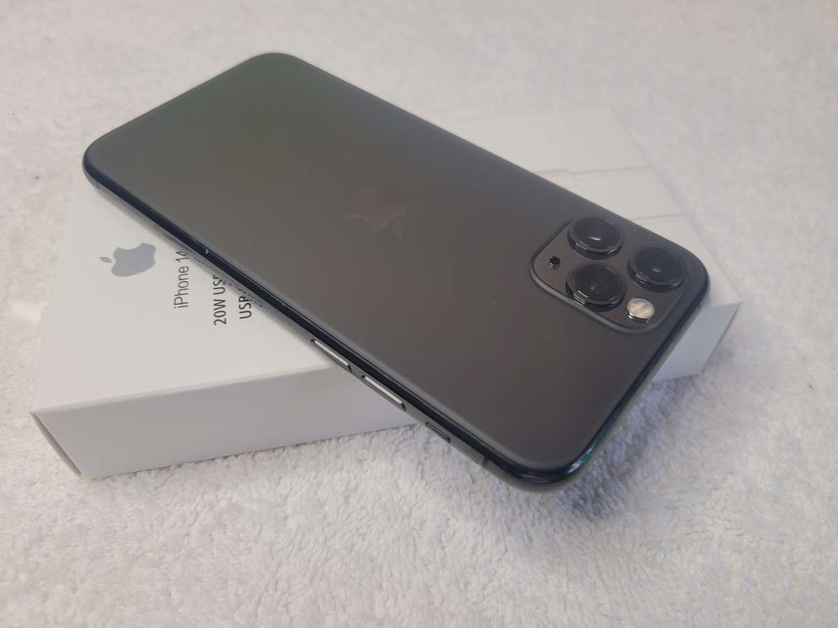 iPhone 11 Pro - Space Grey - 512GB - With Extras