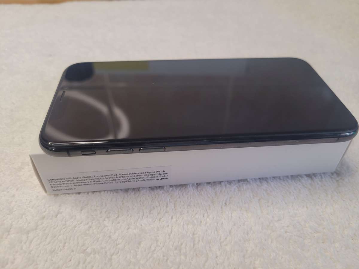 iPhone XS - Space Grey - 256GB - With Extras