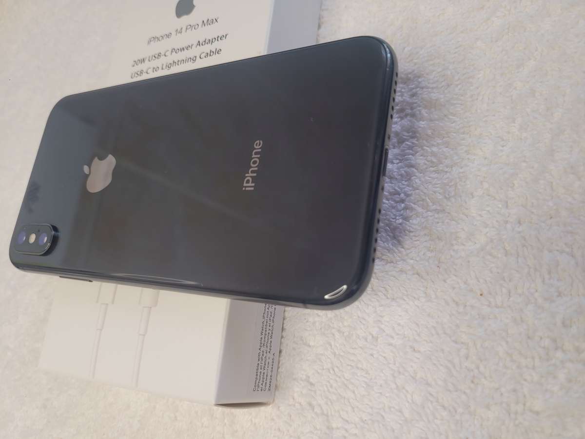 iPhone XS - Space Grey - 256GB - With Extras