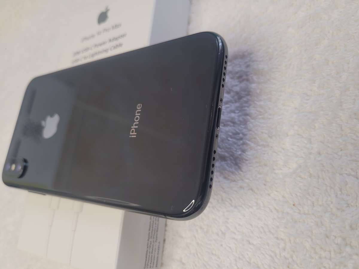 iPhone XS - Space Grey - 256GB - With Extras