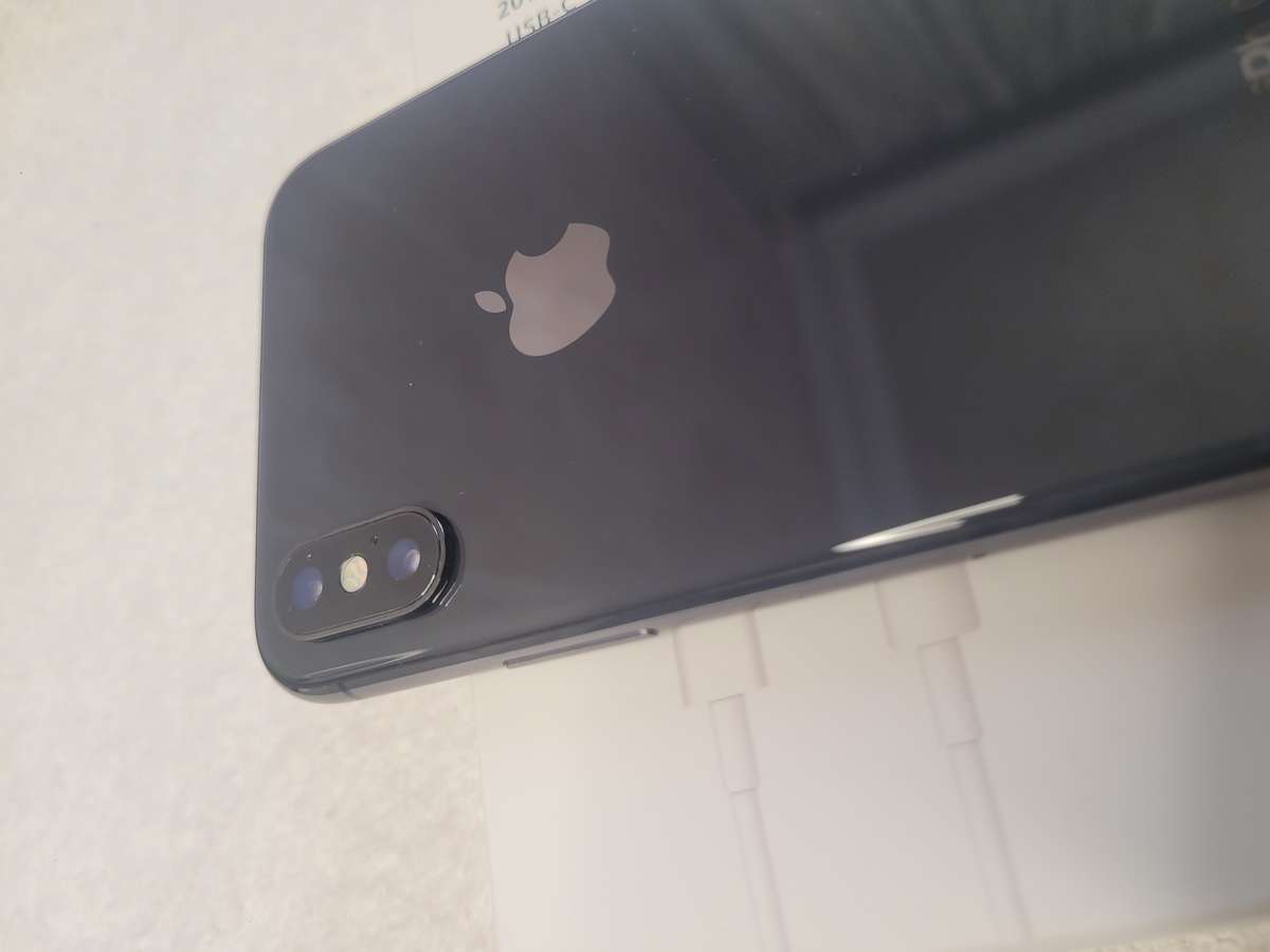 iPhone XS - Space Grey - 256GB - With Extras