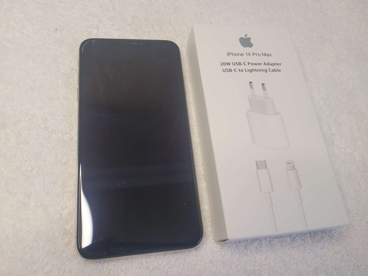 iPhone XS Max Silver 256GB With Extras