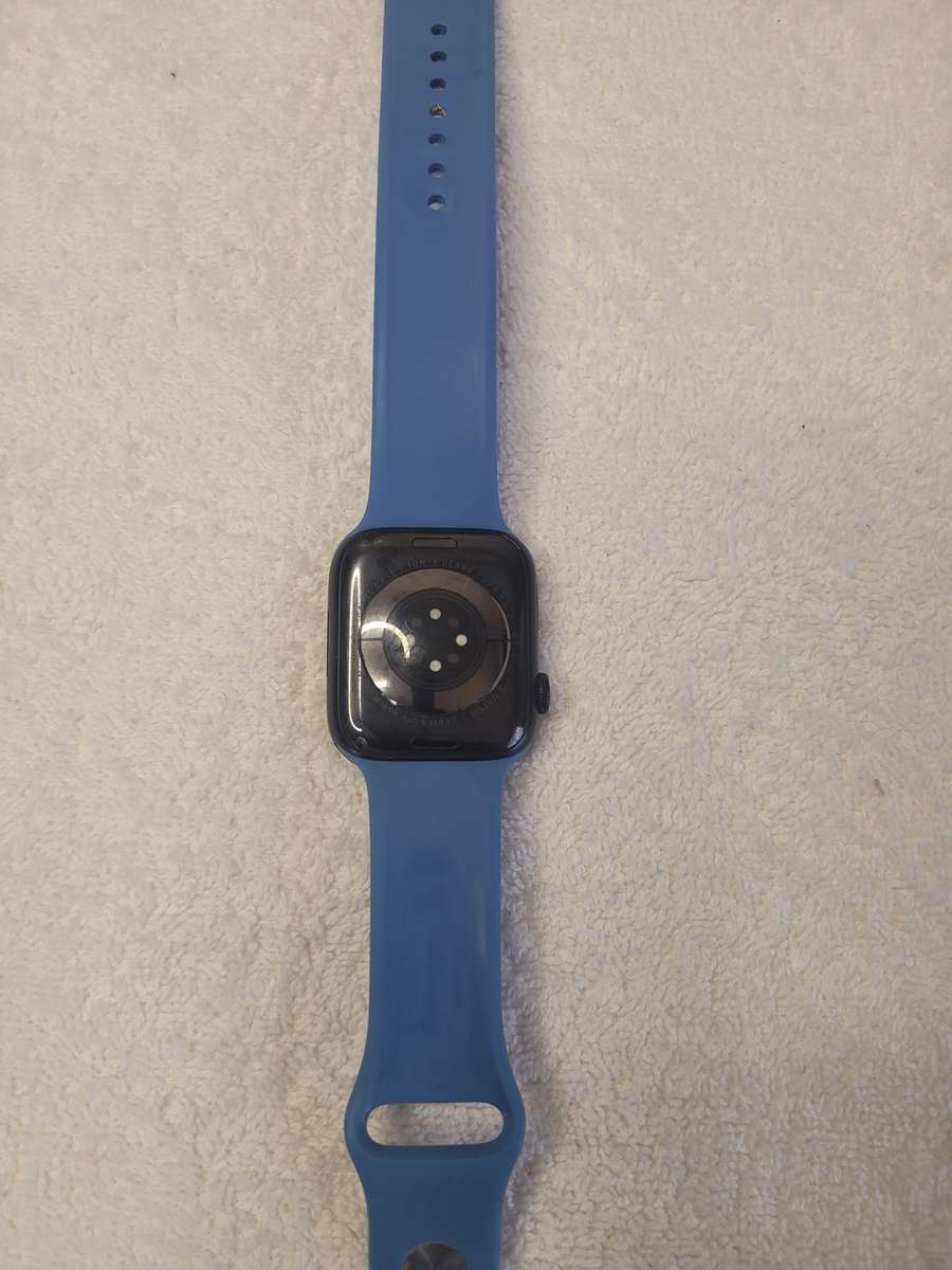 Apple Watch Series 7 45mm GPS + LTE Black with Extra Straps